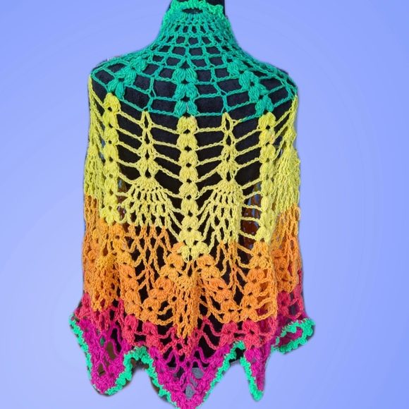 Summer Fun Pineapple Lace Shawl - Picture 2 of 2